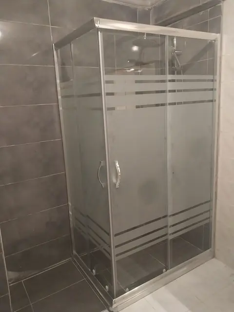 Özel ölçü duşakabin kurulumu örneği, Ahırkapı İskelesi ve çevresi